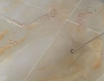 荣昌瓷砖空鼓维修公司分享粘合剂选择不当在瓷砖铺贴过程中可能导致以下问题